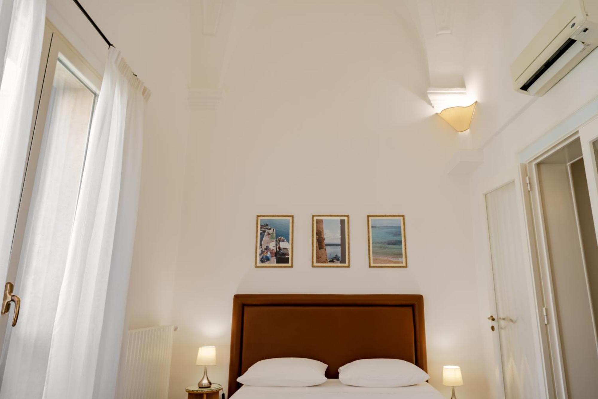Palazzo De Tomasi B&B กัลลีโปลี ภายนอก รูปภาพ