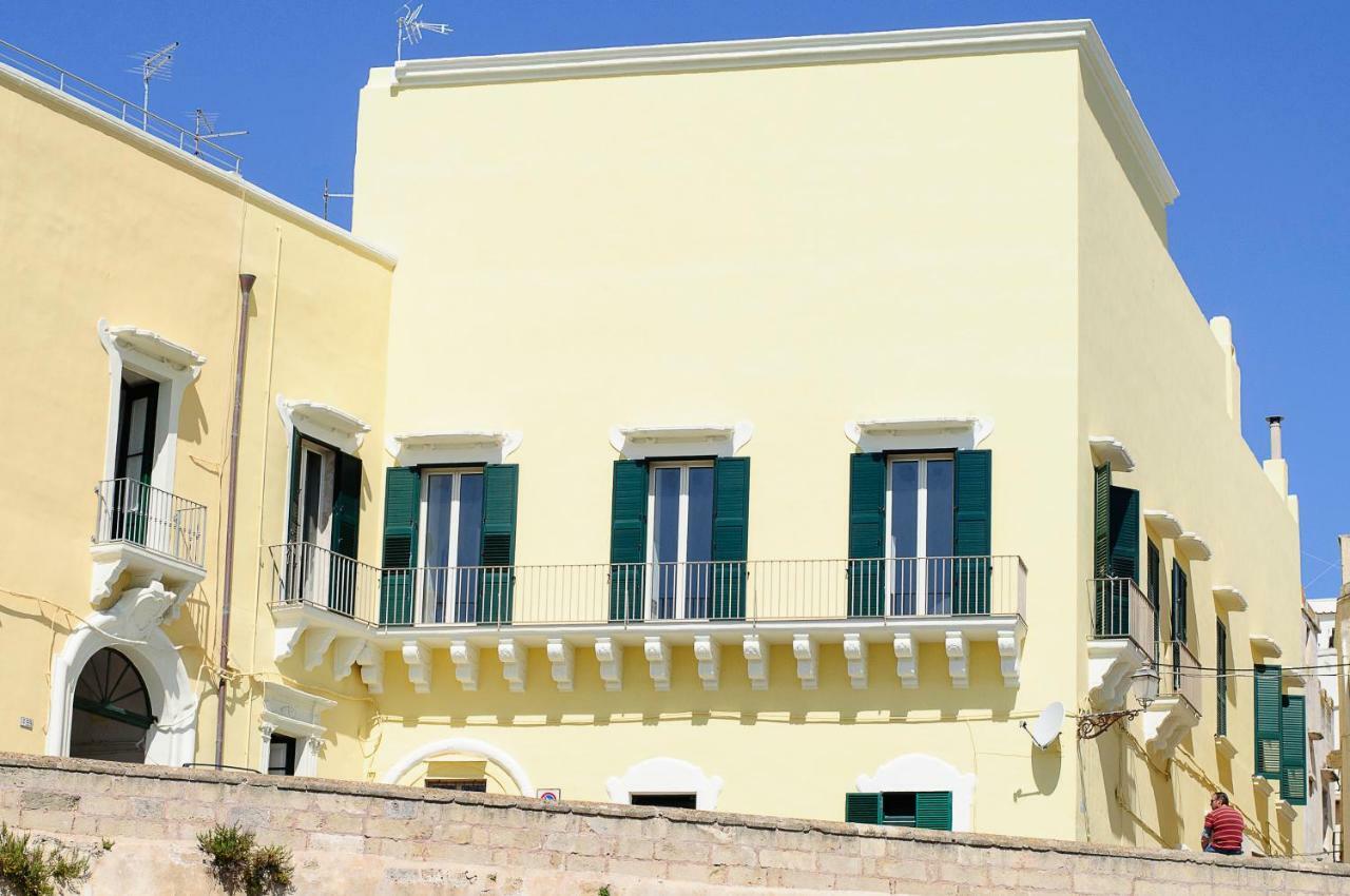 Palazzo De Tomasi B&B กัลลีโปลี ภายนอก รูปภาพ
